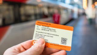 智能电子车票取代传统纸质火车票