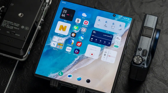 vivo X Fold3折叠屏手机曝光：屏幕分辨率升级超大蓝海电池